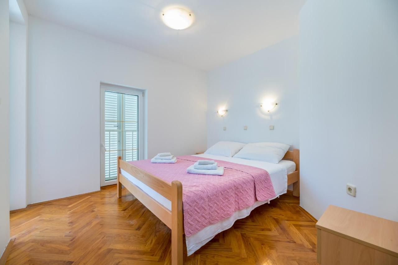 Apartments Melania & Antonia Baska  Exterior photo